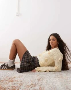 Miss Selfridge 3d Floral Cropped Cardigan In Buttermilk For Women